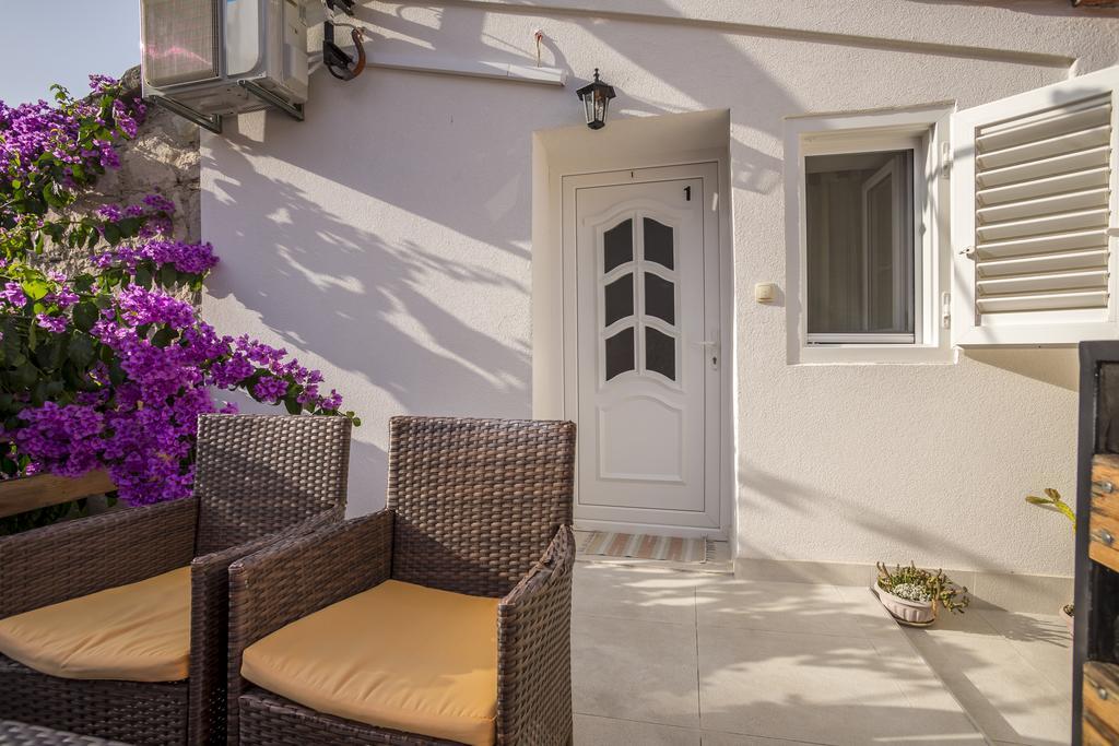 Apartments Sara Хвар Екстер'єр фото