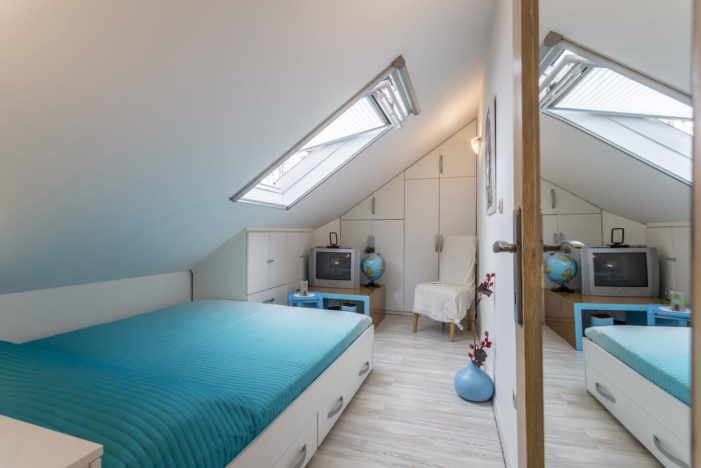 Apartments Sara Хвар Екстер'єр фото