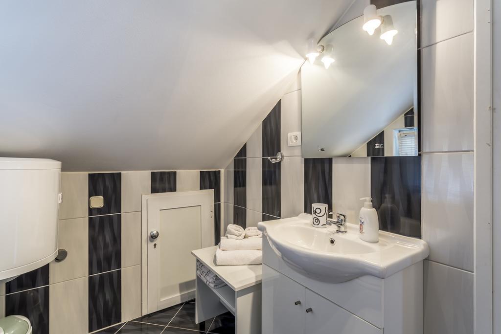 Apartments Sara Хвар Екстер'єр фото